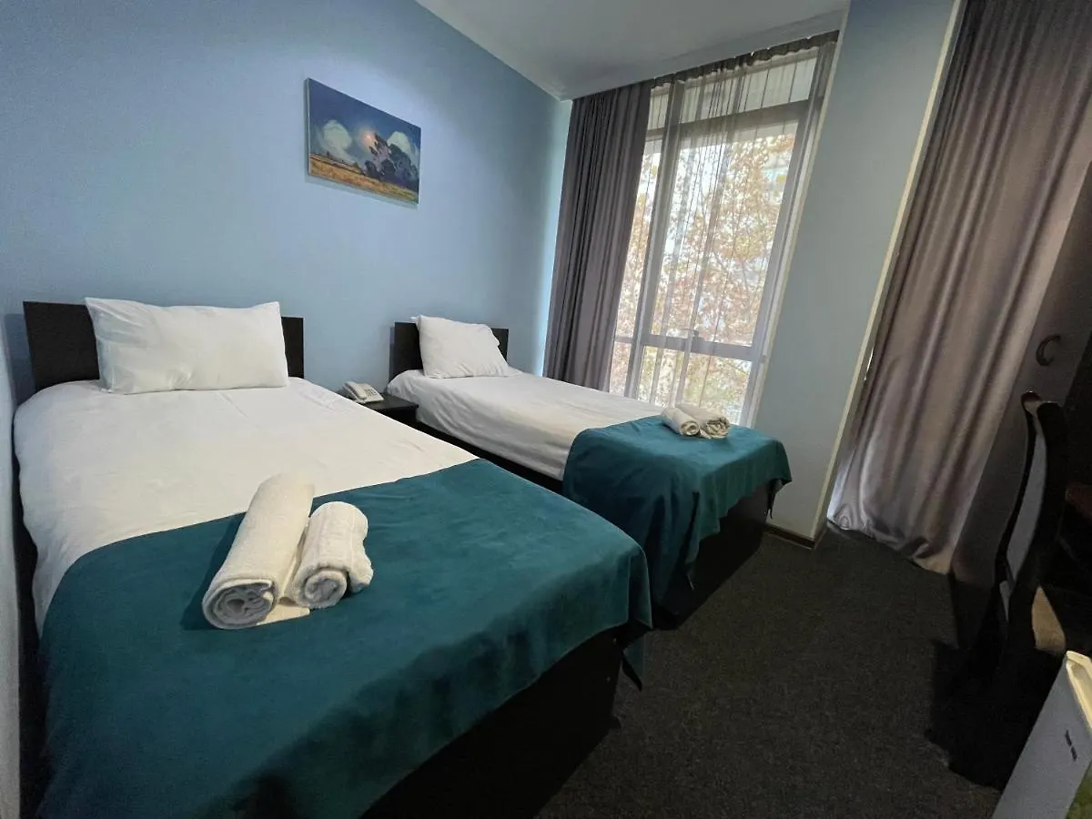 Hotel Aura Tbilisi 3*,